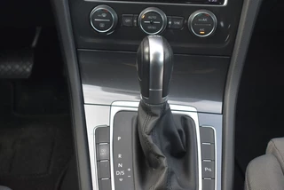 Volkswagen Golf 1.5 TSI COMFORTLINE BUSINESS ADAP. CRUISE / CARPLAY / 25