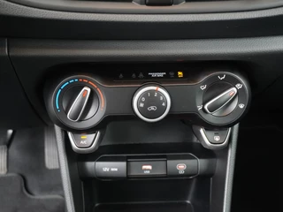 Kia Picanto 1.0 DPI DynamicLine  - Camera - Airco - Radio DAB - AppleCarplay - Android Auto Fabrieksgarantie tot 12-2032 of 150.000km / 28