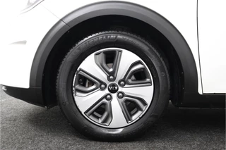 Kia Niro 1.6 GDi Hybrid DynamicLine  - Automaat - Trekhaak - Achteruitrijcamera - Navigatie - Cruise Control - Climate Control - 12 maanden bovag garantie / 16