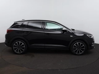 Opel Grandland X 1.6 Turbo Hybrid4 Ultimate | Navi | ACC | CarPlay | Stoelverw. / 9