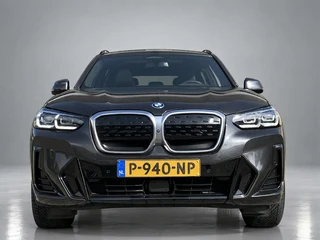 BMW iX3 M Sport High Executive 80 kWh | 1e eigenaar | dealer onderhouden | panoramadak | leder interieur | SOH accu 99.5% / 2