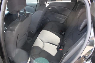 Renault Clio 0.9 TCE LIMITED Parkeer sensoren / Cruise control / Trekhaak / 18