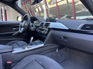 BMW 3 Serie Touring 318i Executive  | M-Sport Edition | LED | Alcantara | Cruise | Airco | Stoelverw. | / 34