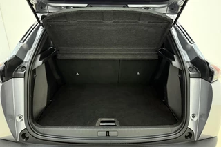 Peugeot 2008 1.2 PureTech Active Pack 100 PK | Handgeschakeld | Trekhaak | Navigatie | Climate Control | Bluetooth | Cruise Control | Licht Metalen Velgen | Stuurwielbediening | 1e eigenaar / 14
