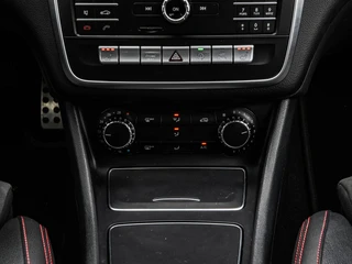 Mercedes-Benz CLA-klasse 180 Business Solution AMG Night Upgrade | Panoramadak | Camera | Apple CarPlay/Android Auto | LED | Navigatie| Stoelverwarming | 18" / 32