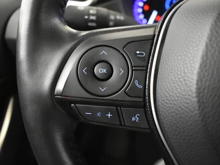 Toyota Corolla 1.8 Hybrid Smart Bi Tone | Head-up | Trekhaak | Stoelverw. / 16