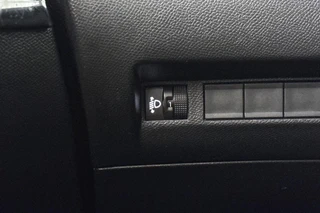 Peugeot 208 1.2 Hybrid 110 e-DCS6 Allure NL Auto Apple CarPlay Parkeersensoren / 22