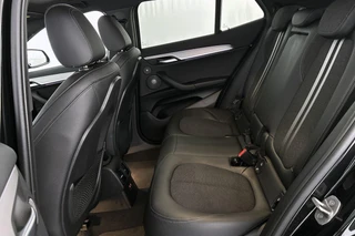 BMW X2 xDrive25e M Sport Panoramadak Head-Up Harman Kardon Elektrische Stoelen / 11