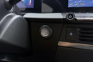 Opel Astra 1.2 Turbo 145pk Hybrid Automaat GS | Panoramadak | Navigatie | Headup display | Adapt. Cruise control | 360 Camera | Stoel- en stuurverwarming | Zwart dak / 39
