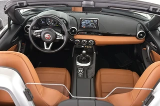 Fiat 124 Spider 1.4 MultiAir Turbo Lusso BOSE Keyless Stoelverwarming Achteruitrijcamera / 41