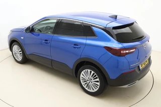 Opel Grandland X 1.2 Turbo Business Executive | Electrische achterklep | Navigatie | Camera | Half lederen bekleding | DAB radio | Apple Carplay | Extra getint glas / 5