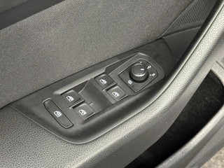 Volkswagen Passat Variant 1.5 TSI Highline NAVI CARPLAY CRUISE LM ECC. / 15