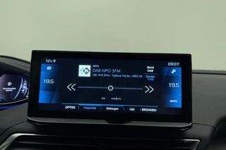 Peugeot 3008 1.2T 130pk GT | Achteruitrijcamera | Parkeersensoren V+A | Cruise & Climate control | Navi | Apple Carplay / Android Auto / 22
