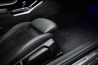 BMW 3-serie Touring M340i xDrive High Executive | DRIVING PROFESSIONAL PACK | LASER LED | PANORAMADAK | HEAD UP | STUURVERWARMING | EIBACH | CAMERA | 19" / 13