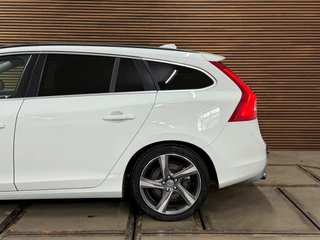Volvo V60 1.6 T4 R-Design | Navi | Trekhaak | 180PK | Winter Pack | High Performance Audio | Leder/Alcantara / 39