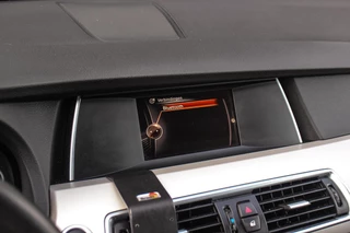 BMW 5-serie Gran Turismo 535i High Executive | NL auto | Facelift | Camera | Navigatie | Bluetooth | Xenon | PDC | Climate control | Cruise control | 19 inch | Elektrische achterklep / 25