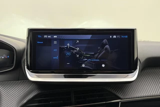 Peugeot 208 1.2 Hybrid 110 e-DCS6 Allure | 360° Camera | Navigatie | Apple Carplay & Android Auto | 16'' LM Velgen | Climate Control / 21