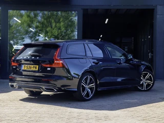 Volvo V60 T8 Recharge AWD R-Design Pano | HarmanKardon | Ak. Glas | Trekhaak | Head Up / 4