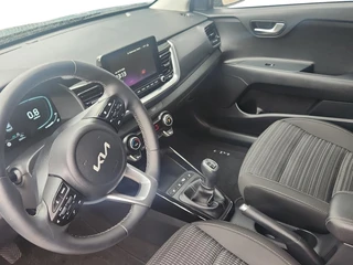 Kia Stonic 1.0 T-GDi MHEV DynamicPlusLine | Camera | Navi | Privacy Glass | Apple Carplay | Android Auto | Lichtmetalen Velgen | / 11