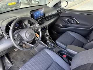 Toyota Yaris 1.5 Hybrid 115 First Edition Adaptive cruise ctrl / 12