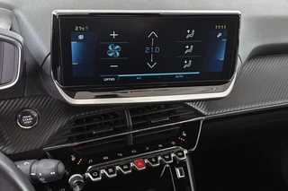 Peugeot e-2008 EV Allure Pack 50 kWh Stoelverwarming Camera Apple CarPlay / 23