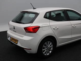 SEAT Ibiza 1.0 EcoTSi Style | Cruise Control | Airco | Parkeersensoren | CarPlay | 15 Inch | 29.984 Km !! / 18