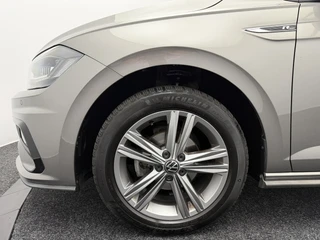 Volkswagen Polo 1.0 TSI Highline Business R-Line Panoramadak | Full-Led | Camera | ClimaTronic | Beats Audio / 19