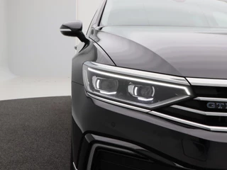 Volkswagen Passat 1.4 TSi 218 Pk PHEV GTE Business | Panoramadak | Camera | Adaptive Cruise | Stoelverwarming | Navigatie | CarPlay | 17 Inch | 73.094 Km !! / 13