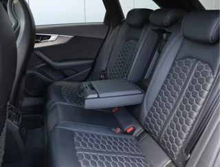 Audi A4 Avant RS4  | RS Dynamic | Pano | B&O | Massage / 33