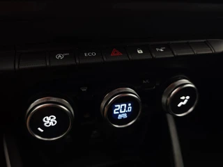 Dacia Duster 1.3 TCe Prestige | Automaat | Cruise control | Stoelverwarming | CarPlay | Camera | Parkeersensoren / 19