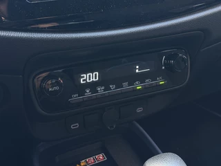 Toyota Aygo X HYBRID 115 PULSE APPLE/ANDROID KEYLESS PARK-SENSOR CAMERA CLIMA 17"LMV EL-SPIEGELS PRIVACY-GLASS / 10