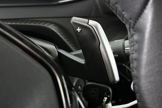 Peugeot 208 1.2 Hybrid 100 e-DCS6 Allure NL Auto Apple CarPlay Parkeersensoren / 34