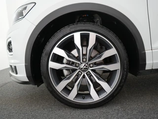Volkswagen T-Roc 1.5 TSI Sport Business R-line | Trekhaak afneembaar | Pano | Winterpakket | Virtual | / 17