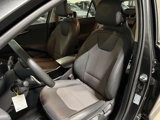 Kia Niro 1.6 GDi Hybrid DynamicLine Camera Adaptive Cruise / 27