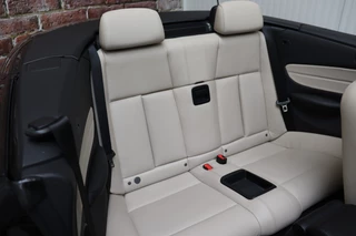 BMW 1 Series Cabrio 118i High Executive M Sport Pakket  / Navigatie Professional / Xenon / Leder / Hifi / Stoelverwarming / Climate Control / Lichtpakket / Windscherm / 18 Inch / Cruise Control / Bluetooth / 18