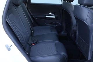 Mercedes-Benz B-Class 200 Luxury Line Panoramadak / Stuurwielverwarming / Stoelverwarming / 36
