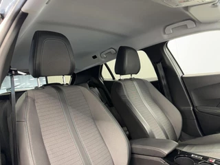Peugeot e-2008 EV Allure Pack 50 kWh 3 FASE 92% SOH CAMERA ECC CRUISE CARPLAY NAVI LM. / 14