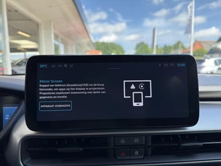 Jeep Avenger Summit 54 kWh | Climate & Adaptive Cruise Control | Achteruitrijcamera | Dodehoek detectie | Applecarplay/Android Auto | / 17