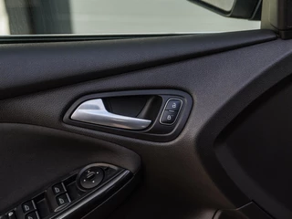 Ford Focus Wagon 1.0 Titanium Edition Xenon | Keyless | Navi | Camera | Stoel+stuurverwarming | Cruise control | PDC v+a / 33