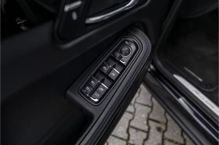 Porsche Macan 3.0 S  Sport Chrono | Pano | NL auto / 24