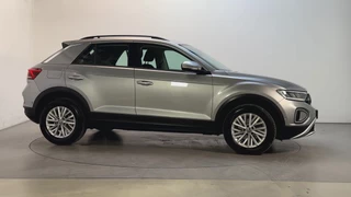 Volkswagen T-Roc 1.5 TSI 150pk DSG Life Navigatie Trekhaak Parkeersensoren App-Connect DAB+ / 12