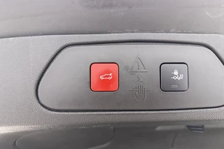 Opel Grandland X 1.6 Turbo Hybrid Business Elegance 225 PK Automaat | Trekhaak | Camera | Keyless | Elektrische achterklep | Climate control | Stoelverwarming | Dakrails / 15