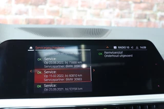 BMW 3 Serie Sedan 330i High Executive M Sport Pakket Automaat  / Live Cockpit Professional / Schuif-/kanteldak / M Sportremsysteem / Leder / Shadow Line / 19 Inch / Extra Getint Glas / Stoelverwarming / Climate Control / Parkeersensoren voor+achter / Stuurwiel Verwambaar / Hifi / 33