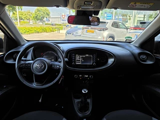 Toyota Aygo X 1.0 VVT-i MT first AD-CRUISE APPLE/ANDROID DONKERE RAMEN LM-VELGEN DAB+ NL-AUTO / 16