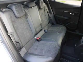 Peugeot 2008 1.2 Hybrid 145 GT Alcantara / Full-Option / ACTIE / 35