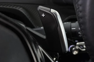 Peugeot 208 1.2 Hybrid 110 e-DCS6 Allure NL Auto Apple CarPlay Parkeersensoren / 33