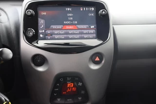 Toyota Aygo JOY CABRIO CLIMA APPLE/ANDROID CAMERA LM-VELGEN EL-RAMEN DAB / 13