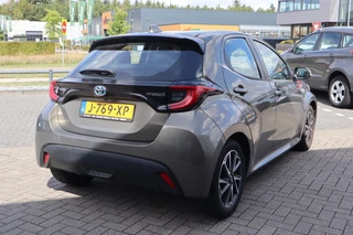 Toyota Yaris 1.5 HYBRID DYNAMIC LED LMV-16" APPLE/ANDROID KEYLESS NAVI ALL-SEASON DEALER ONDERHOUDEN / 6