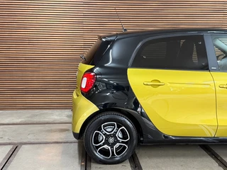 Smart Forfour 1.0 Passion | Automaat | Carplay | Cruise Control | LED | Bicolor | Camera | Lichtmetalen velgen 15 Inch / 17