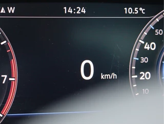 Volkswagen Golf 1.0 TSI Highline R-line  | Panoramadak | Camera | Virtual | LED / 41